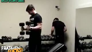 Muscle guys in the gym sucking jerking  at EveryDayPorn.co 