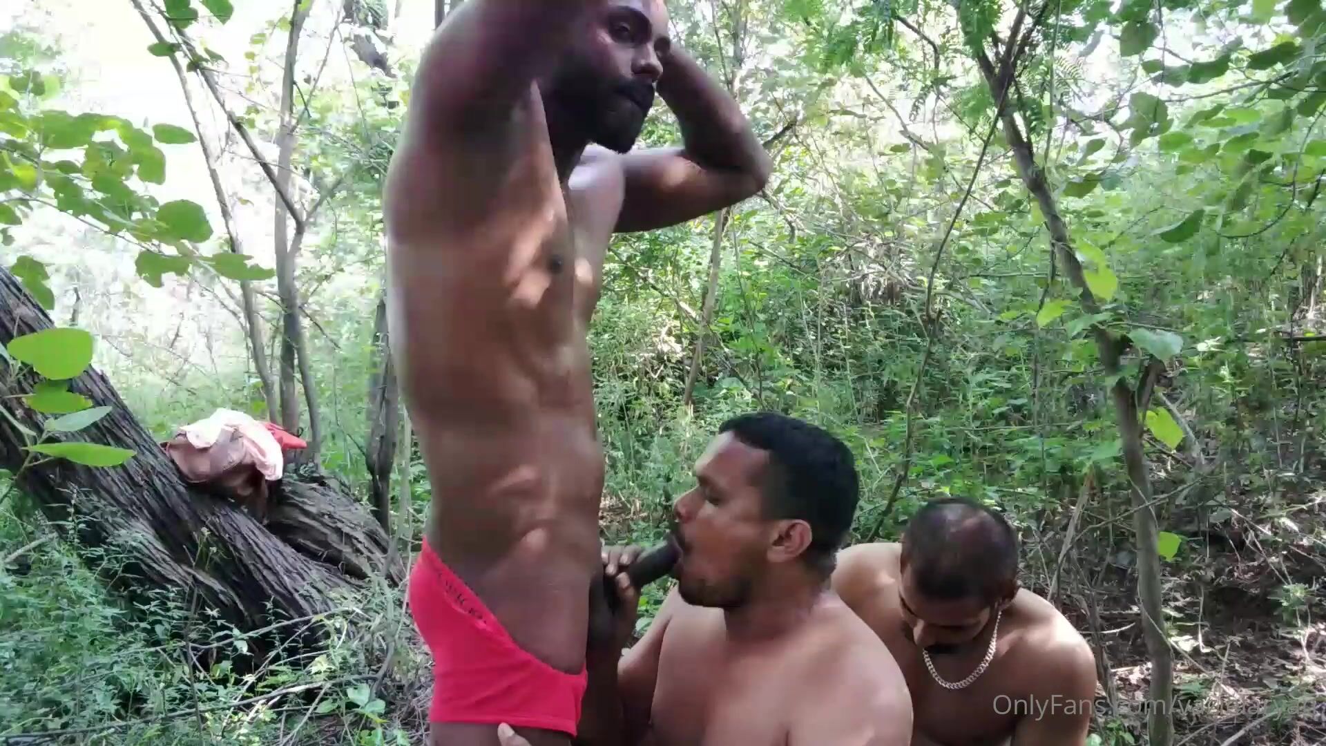 RU - Jungle Threesome 1