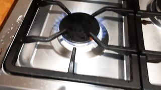 Growing gainer shows you how to make an EPIC grilled⁄fried cheese¡ EvilTwinks