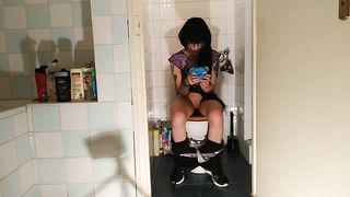 Sexy goth teen pee while play with her phone pt2 HD Beth Kinky