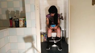 Sexy goth teen pee while play with her phone pt2 HD Beth Kinky