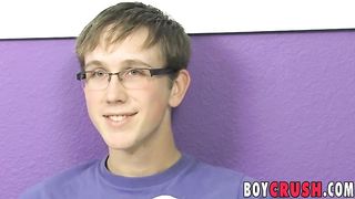 Nerdy homo is happy to relax and stroke his mighty dick Boy Crush - SeeBussy.com