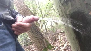 Taking a pee against a tree in public smellmydick - SeeBussy.com