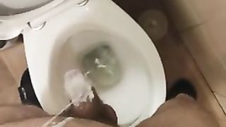 Pouring milk on my cock while pissing and more piss¡ Peter bony - SeeBussy.com