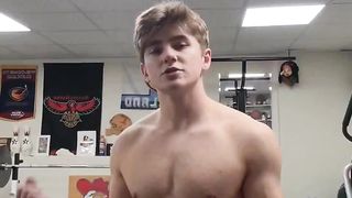 Nate lifts barbell naked - 18 secs - SeeBussy.com