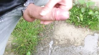Pissing and cumming in public smellmydick - SeeBussy.com
