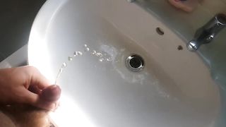 My LONGEST PISS EVER RECORDED ⁄ MEGA PISS FOUNTAIN ⁄ EPIC STREAM EvilTwinks - SeeBussy.com