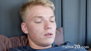 Teen twink friends eating out asses