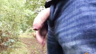 walking and taking a piss at the same time - it makes me horny smellmydick - SeeBussy.com