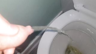 4 Minutes Pissing  2