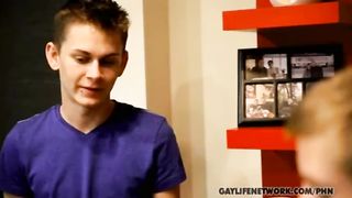 He Cums On the Waiter Gay Life Network - Amateur Gay Porn