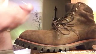 Hot construction worker w⁄ big uncut cock cums on his work boot. Full video @onlyfans⁄julianwolfgang julian wolfgang - Free Amateur Gay Porn