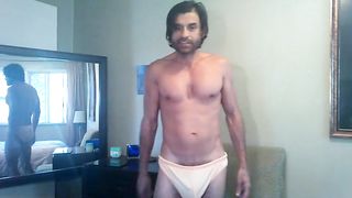 Huge Bulge Speedo MaxDelongxxl - Free Amateur Gay Porn