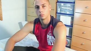 Ludovic Straight Male's Big Cock to Wank in Spite of Him. - Free Amateur Gay Porn