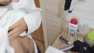 recently 19 years old guy peeing such a yellow piss nathan nz - Gay Porno Video 2
