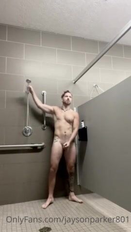 Risky Stud Gets another to Join in Public Shower Jerkoff Jayson Parker - BussyHunter.com 4