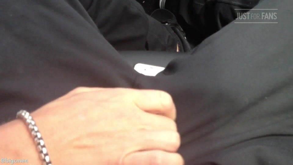 2018.06.7 - Throwback Clip - Cory Playin With Jared's Hard Cock In the Car While Driving - BussyHunter.com (Gay Porn Videos)