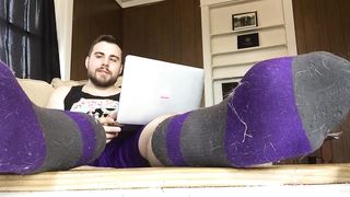 Man satisfies foot fetish on webcam