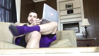Man satisfies foot fetish on webcam