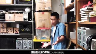 YoungPerps - Muscle guard takes a shoplifters virginity 